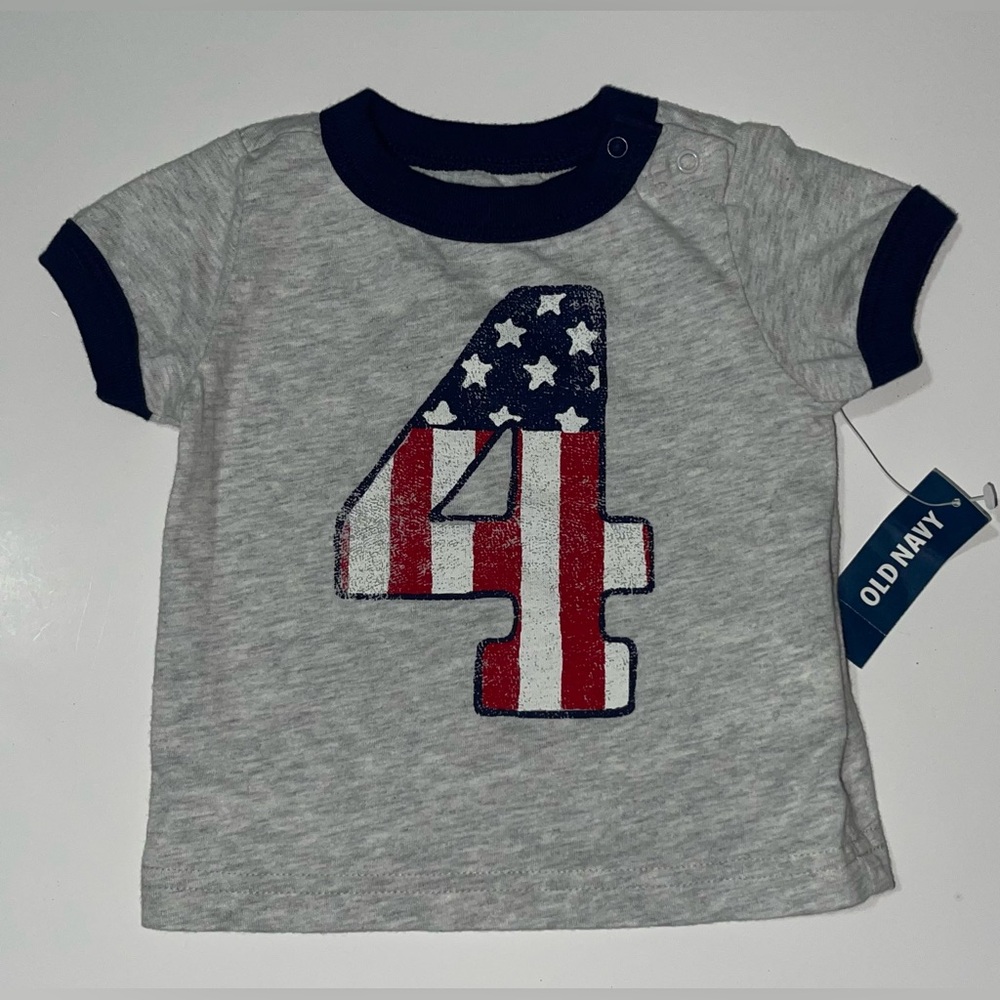 Old Navy 4th of July Gray Short Sleeve T-Shirt, Size 0-3, 3-6 Months.